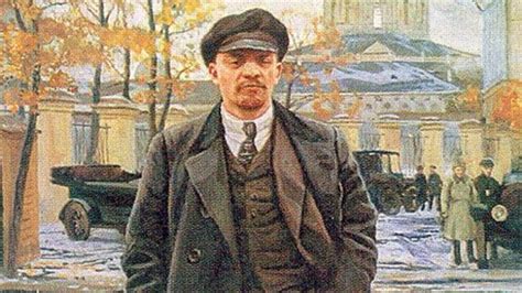 Juan Eslava Galán: «Lenin no tenía escrúpulos. Hizo ...
