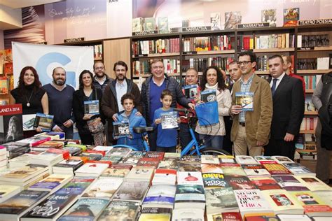 Juan Soler entrega los premios del concurso de Instagram ...