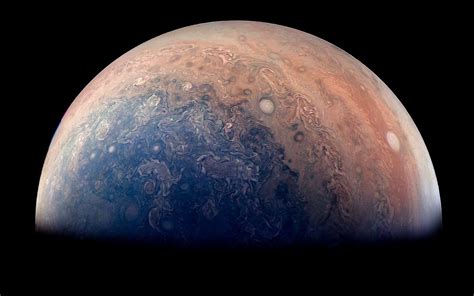 Jupiter : la sonde Juno transmet des images de cyclones ...
