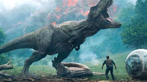 Jurassic World: Fallen Kingdom Trailer Puts Man, Dinosaurs ...