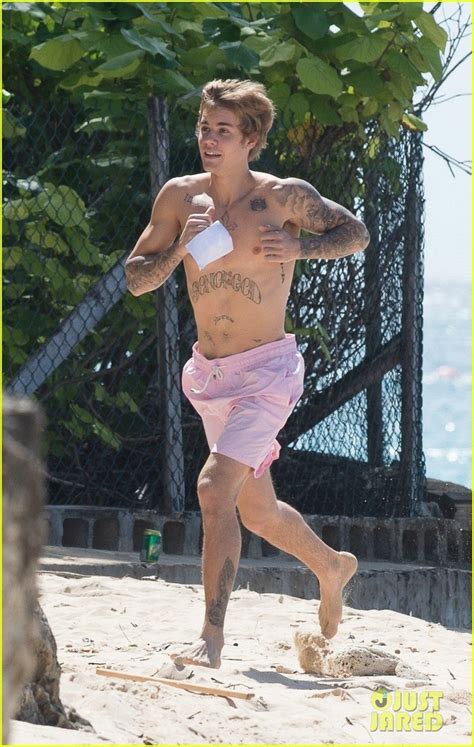 Justin Bieber | Fit Males Shirtless & Naked