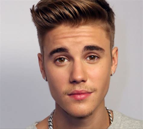 Justin Bieber Height, weight, wiki, Age, Biography, images