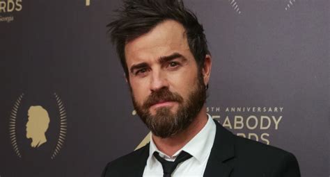 Justin Theroux Says He Was Not Shading Brad Pitt on ...