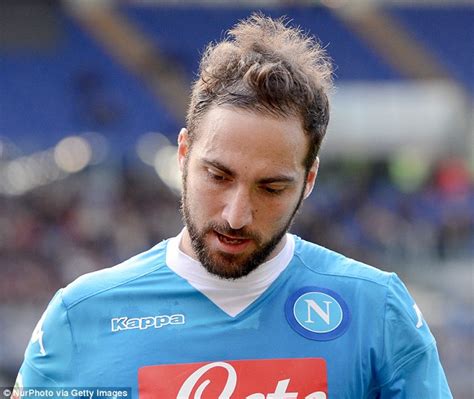 Juventus sign Gonzalo Higuain after triggering £76m ...