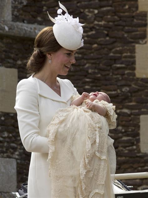 Kate Middleton y Guillermo de Inglaterra bautizan a Charlotte