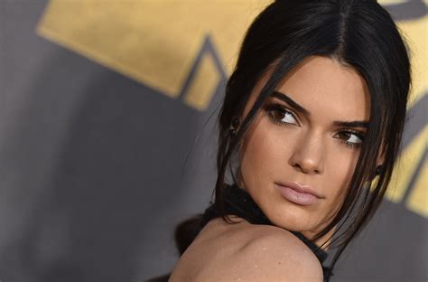 Kendall Jenner mocks her sister Kylie on Instagram with ...