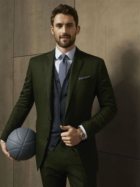 Kevin Love wants to sell you Banana Republic pants and ...