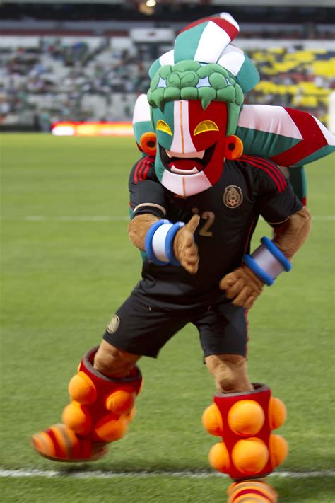 Kin calentando para el partido México vs. Estados Unidos ...
