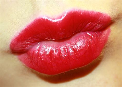 Kiss Lips | waywardpencils