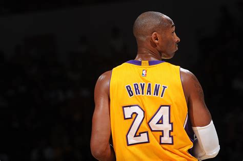 Kobe Bryant looks sharp, moves well in Lakers first ...