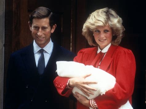 Księżna Diana, książę Karol i mały William   Narodziny ...