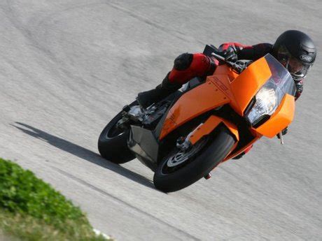 KTM  Ride Orange : Girls on Track ::: auto motor.at