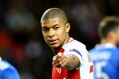 Kylian Mbappe gives Man United and Arsenal hope in £85m ...