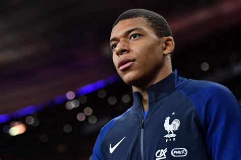 Kylian Mbappé Perfect For Real Madrid | Football Whispers
