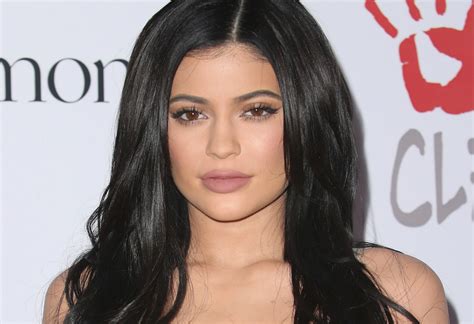 Kylie Jenner plots an interesting time to quit Instagram ...