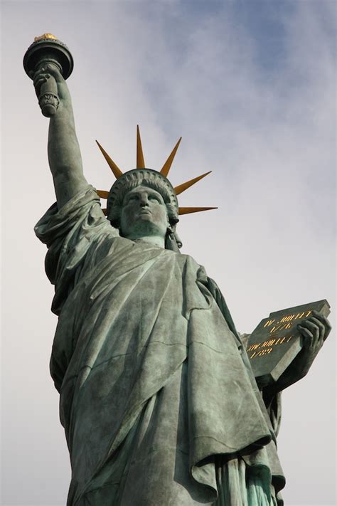 L estàtua de la llibertat. Monument comú a París, Nova ...