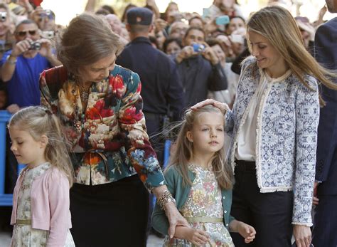 La angustia de la reina Sofía: Letizia no le deja ver a ...