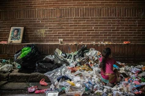 La basura, despensa del hambre en Venezuela | Venezuela ...