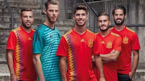 La camiseta  republicana  de España del Mundial 2018 causa ...