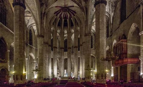 La Catedral del Mar de Barcelona es la historia en piedra ...