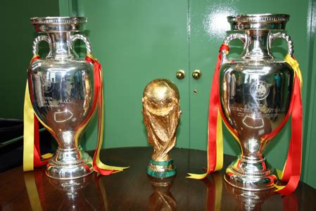 La Copa del Mundo y las dos Eurocopas visitan Bonares.