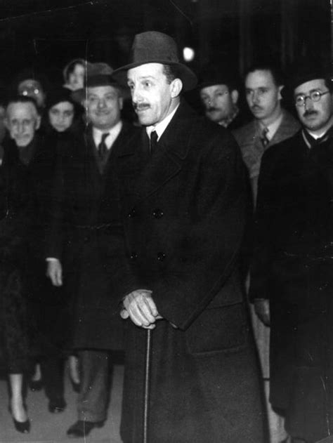 La decadente vida del Alfonso XIII en el exilio | loc | EL ...