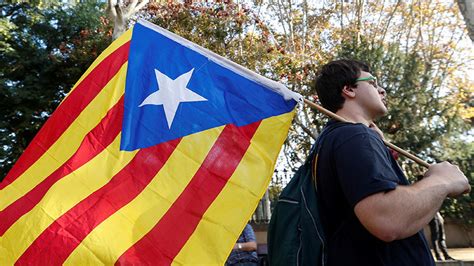 La declaración de independencia de Cataluña desata una ...