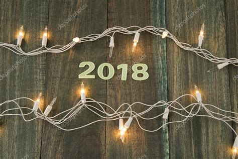 La decoración de luces de Navidad   2018 — Foto de stock ...