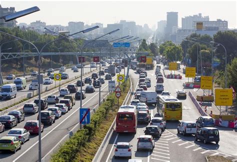 La DGT envía etiquetas ambientales para 4,3 millones de coches