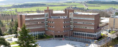 La Facultad de Medicina de la Universidad de Navarra, en ...