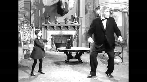 La familia Addams   Merlina enseña a Largo a bailar   YouTube