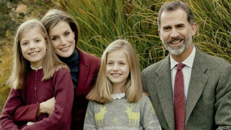 La Familia Real española felicita la navidad con una foto ...