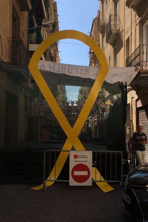 La fiesta mayor de Gràcia no olvida a los presos