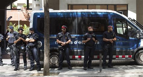La Guardia Civil y los Mossos d Esquadra se encaran en ...
