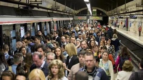 La huelga en el Metro de Madrid provoca aglomeraciones e ...