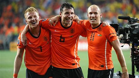La mejor  naranja : Holanda presentó lista de 36 jugadores ...