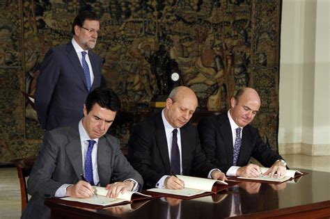 La Moncloa. Rajoy preside la firma del convenio para las ...