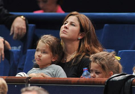 La mujer de Roger Federer, entre el público con sus ...