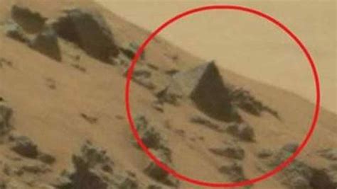 La NASA descubrió una pirámide “egipcia” en Marte ...