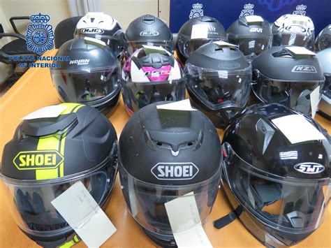 La Policía recupera 35 cascos de moto robados en Madrid ...