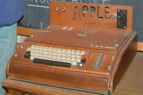 La primer computadora que creó Steve Jobs