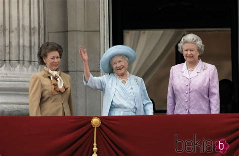 La Princesa Margarita, la Reina Madre y la Reina Isabel II ...