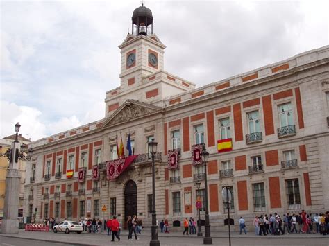 La Puerta del Sol in Madrid, live broadcast EFL ...