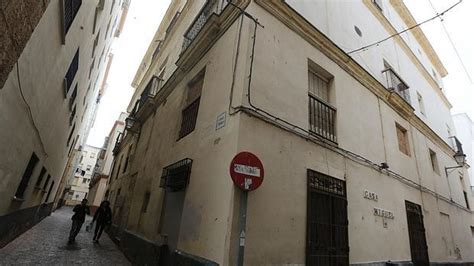 La rehabilitación del casco histórico de Cádiz se queda en ...