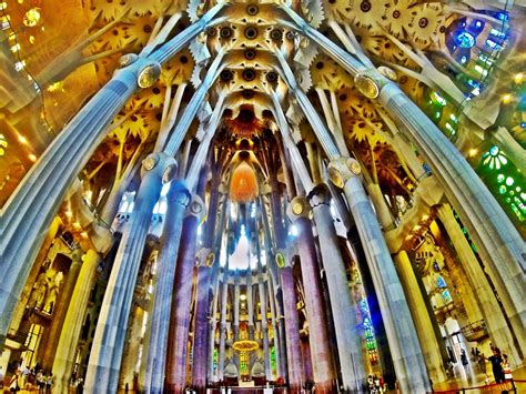 La Sagrada Familia, The Church Nuanced “Art Deco” in The ...