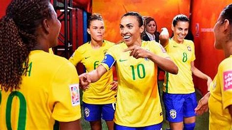 La selección femenina de Brasil estrenó uniformes antes ...