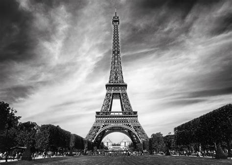 La Torre Eiffel en B/N.