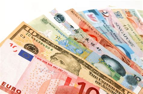 Las 10 divisas más fuertes frente al euro | Empresa y economía