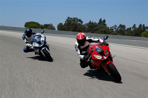 Las 7 mejores motos deportivas para este verano