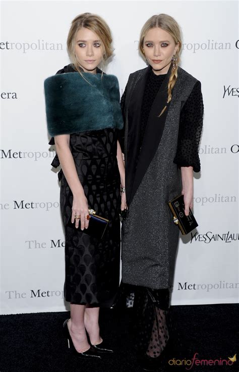 Las gemelas Ashley y Mary Kate Olsen en el Metropolitan de ...